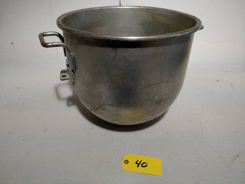 lot 40 image: VMLH 40 Mixing Bowl...