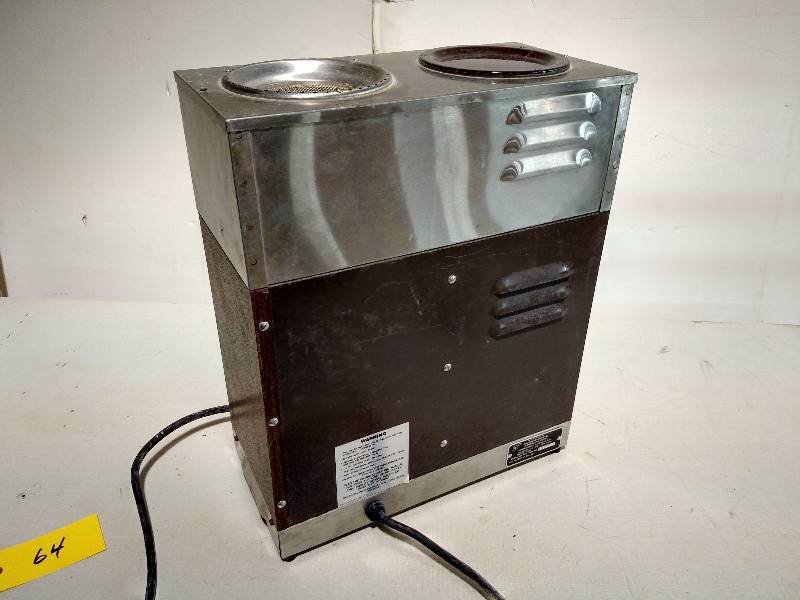 lot 64 image: Bunn Pour-Omatic Coffee Maker, Work...