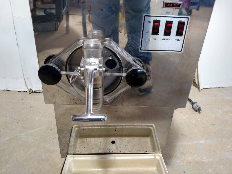lot 17 image: Lanikai LK300 Soft Serve Machine, W...