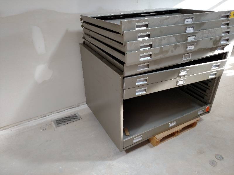 lot 90 image: 8 Drawer Print File...