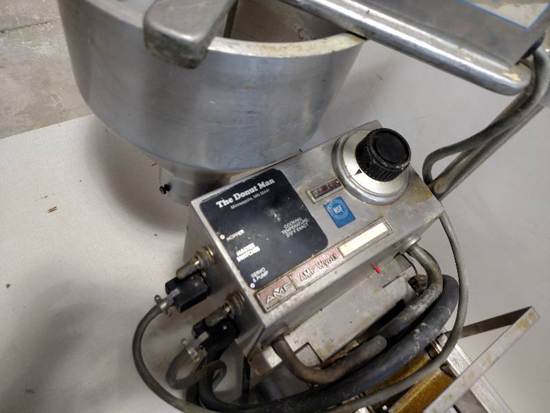 lot 91 image: Lil Orbits Mini-Donut Machine, Wor...