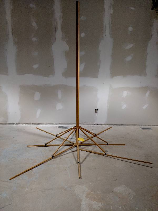 lot 121 image: Wooden Umbrella Frame, 10 Wide, Ne...