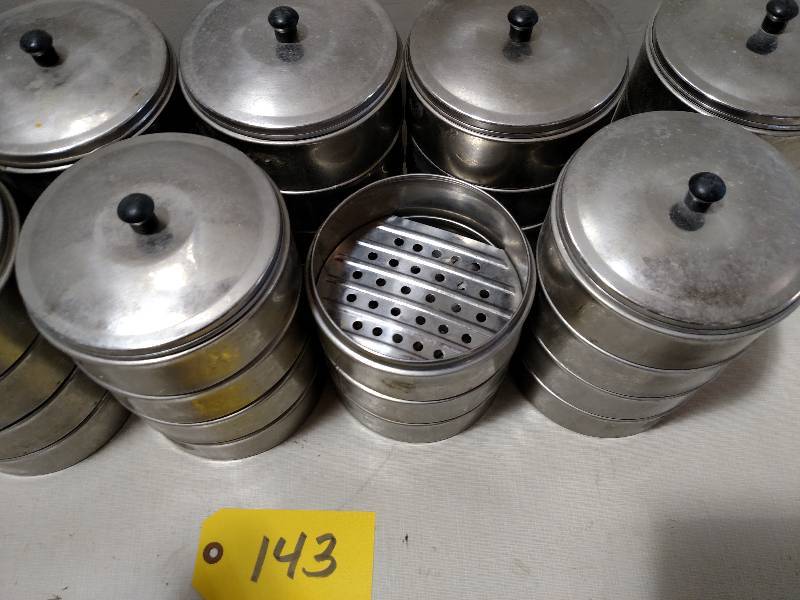 lot 143 image: 5.5 Stainless Steel Vegetable Stea...
