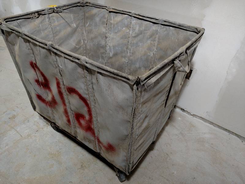 lot 147 image: Meese Laundry Cart, 42x30...