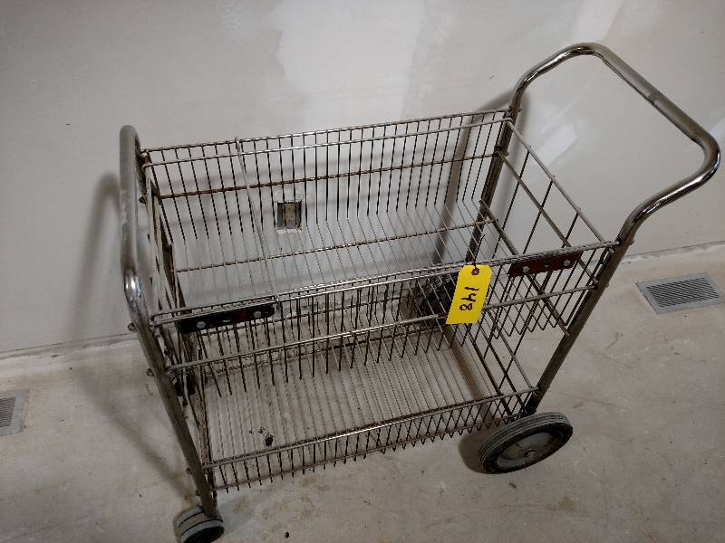 lot 148 image: Wire Cart, 32x18...