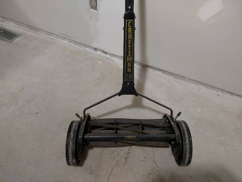 lot 167 image: Craftsman 18 Reel Mower, Works...
