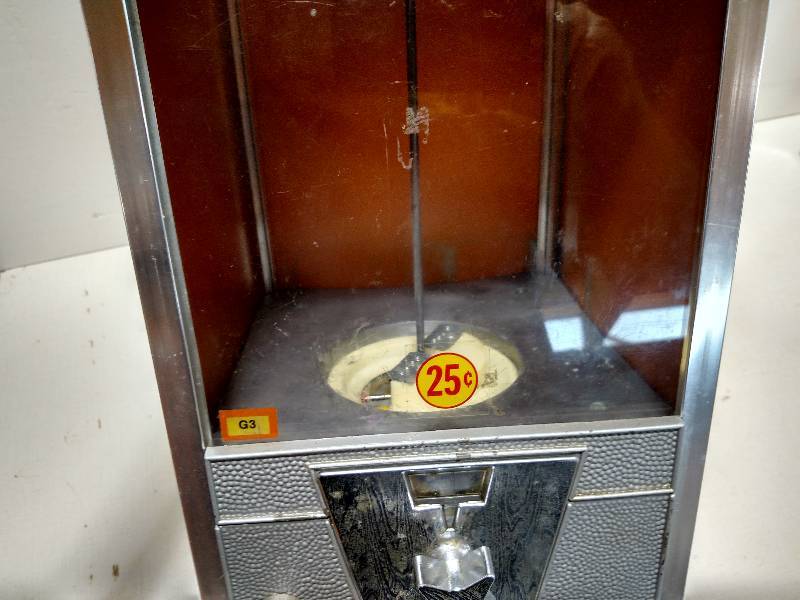 lot 178 image: Oak Vending Machine, Works...