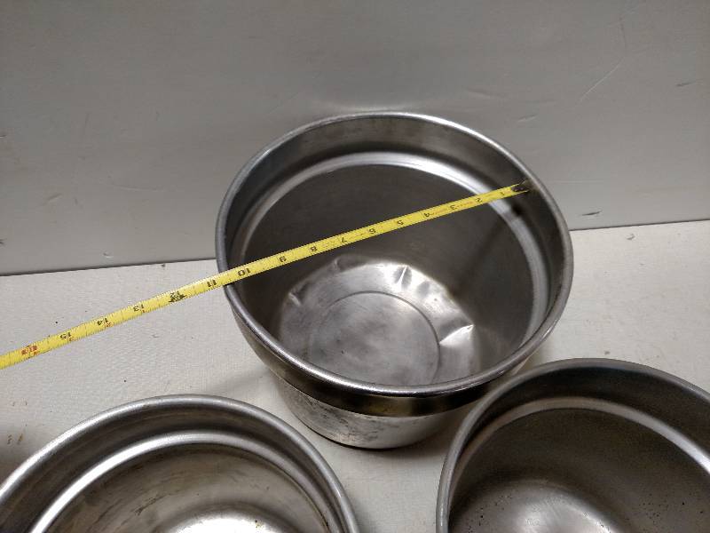 lot 225 image: (4) Stainless Steel Pots & (2) Lids...
