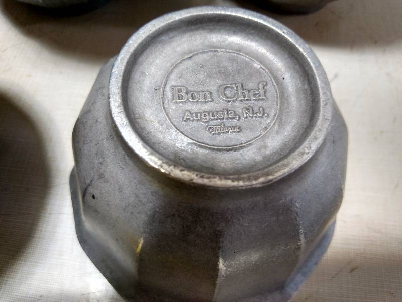 lot 254 image: (27) Bon Chef 5 Cast Aluminum Bowl...