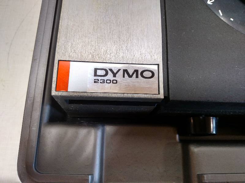 lot 323 image: Dymo 2300 Label Maker with Case, Wo...