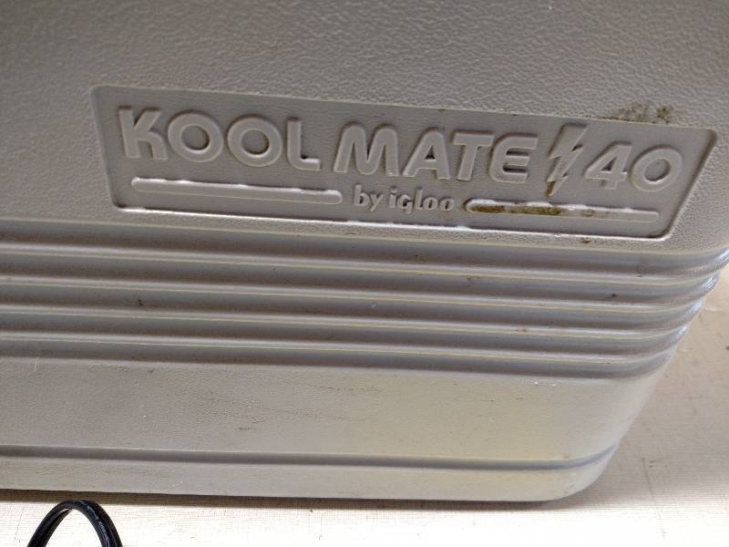 lot 334 image: Igloo Coolmate40  12 Volt Cooler, W...