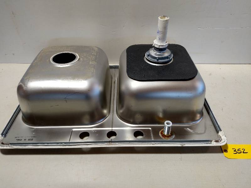 lot 352 image: SS Sink, 33x22...