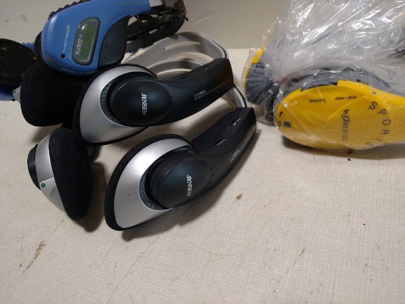 lot 425 image: (4) Radio Headsets...
