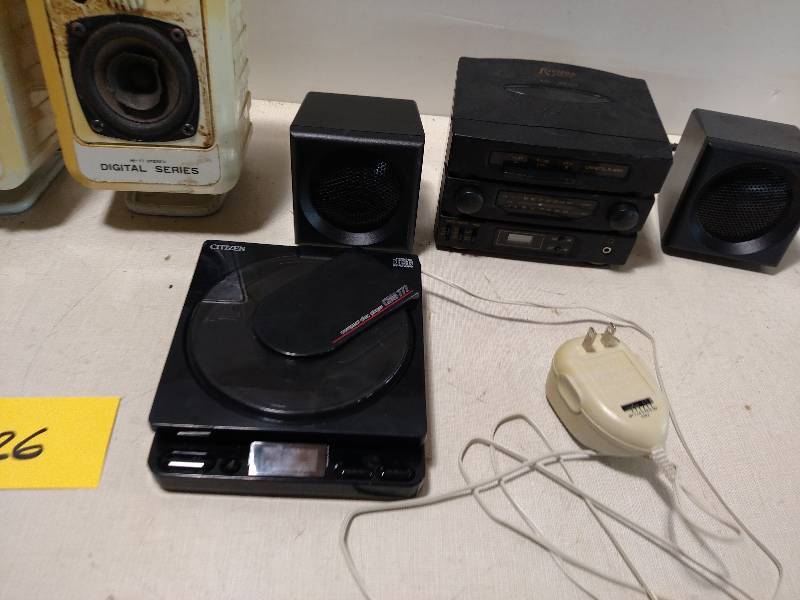 lot 426 image: Asstd Electronics...