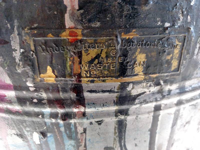 lot 512 image: Oily Waste Can...