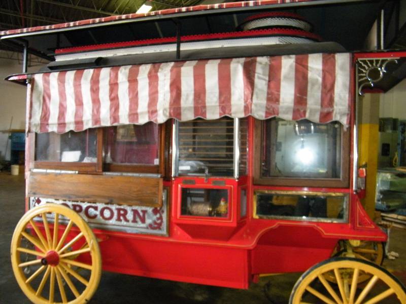 lot 2 image: Popcorn Wagon, Approx. 128 x 6, 2...