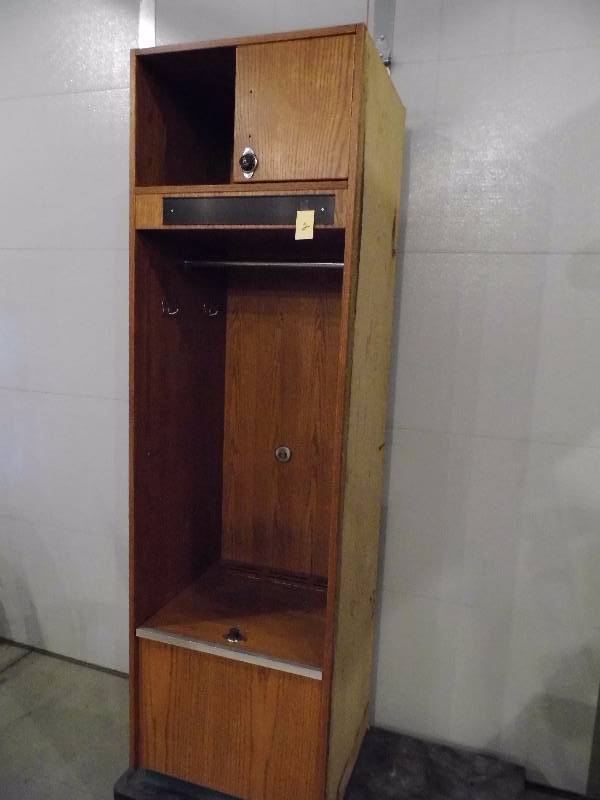 lot 2 image: Cabinet