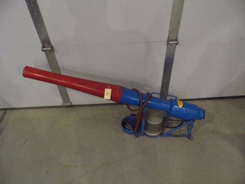 lot 14 image: Thundering Scare Away