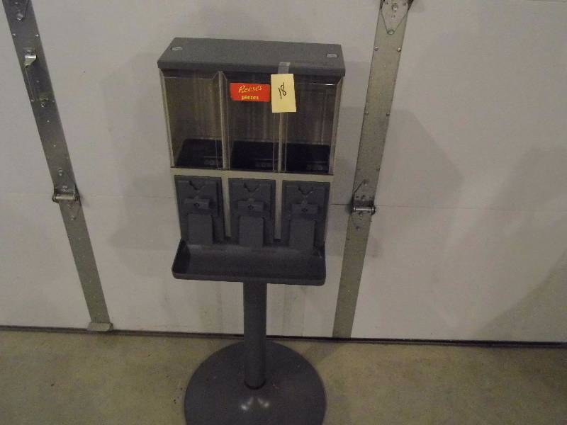 lot 18 image: Candy Machine