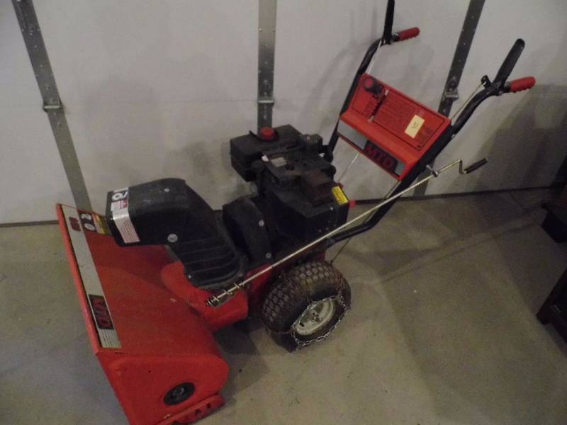 lot 31 image: MTD Snowblower