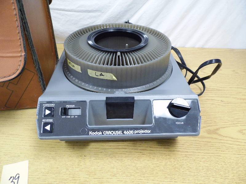 lot 39 image: Kodak Slide Projector