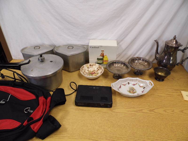 lot 47 image: Pressure Cooker - Coffee Pot - Backpack