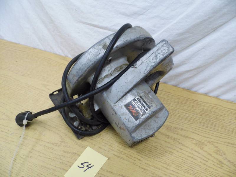lot 54 image: Skill Saw