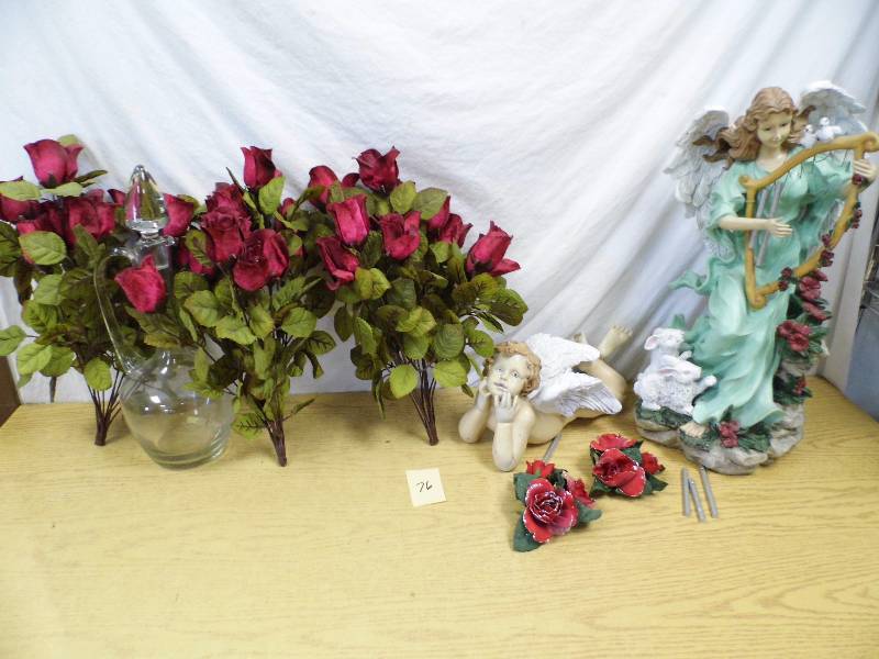 lot 76 image: Garden Figure - Crystal Decanter