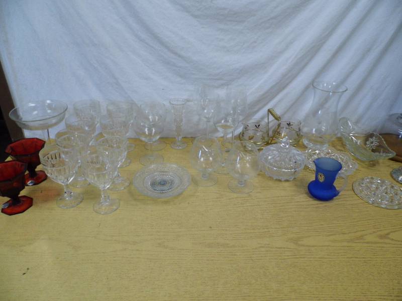 lot 80 image: Crystal  - Glassware
