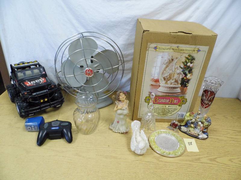lot 88 image: RC Car - Vintage Fan - Decor