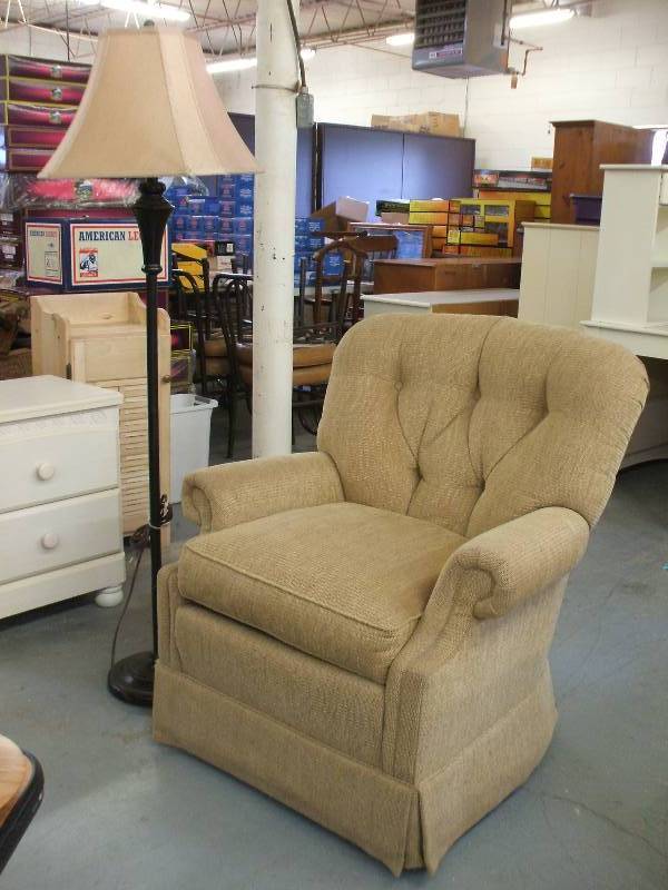 lot 416 image: CHAIR WITH FLOOR LAMP