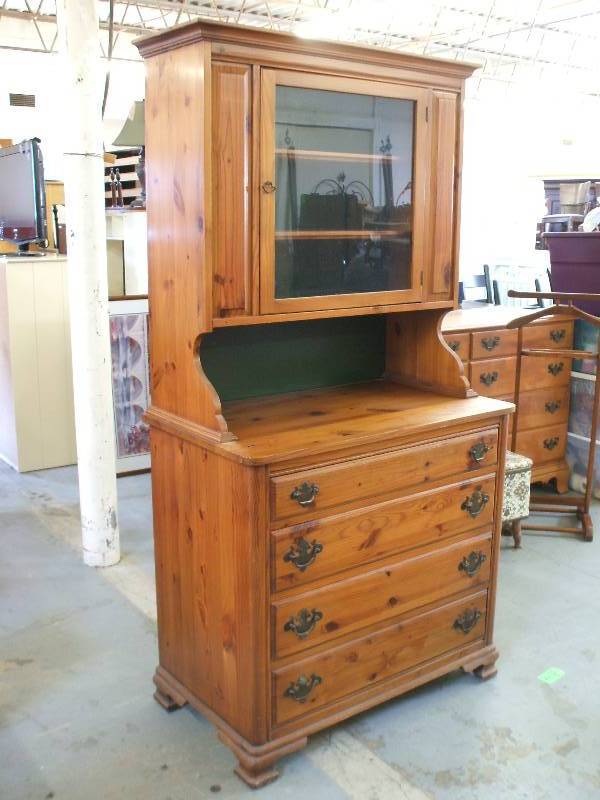 lot 428 image: SOLID PINE HUTCH