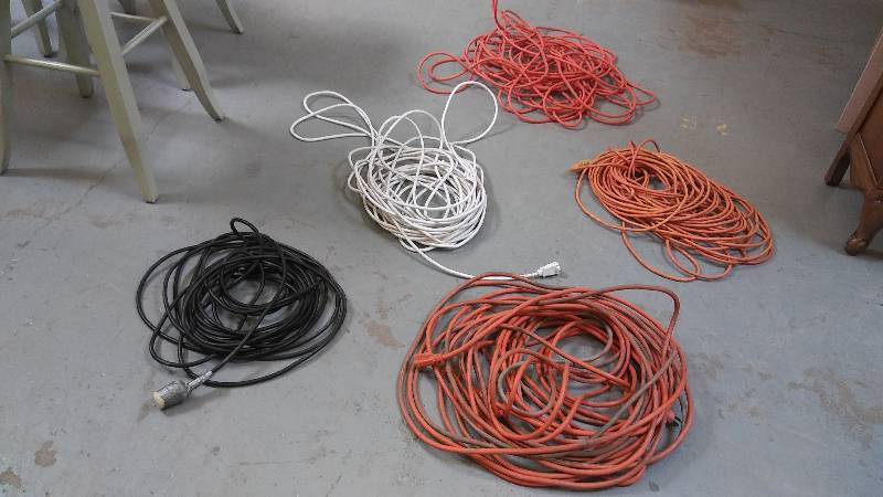 lot 445 image: HEAVY DUTY EXTENSION CORDS