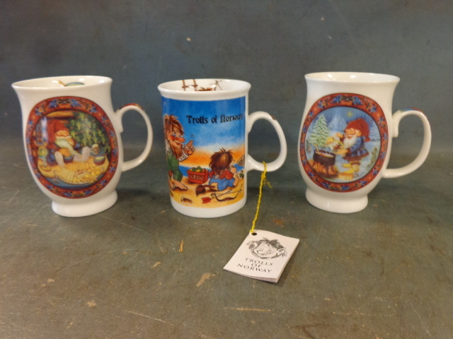 lot 39 image: Vintage Mugs