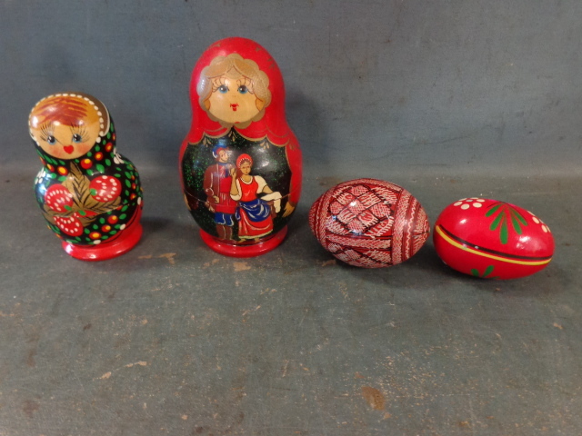 lot 44 image: Russian Decorations