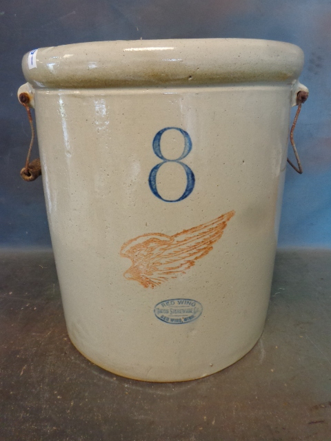 lot 9 image: Red Wing Crock