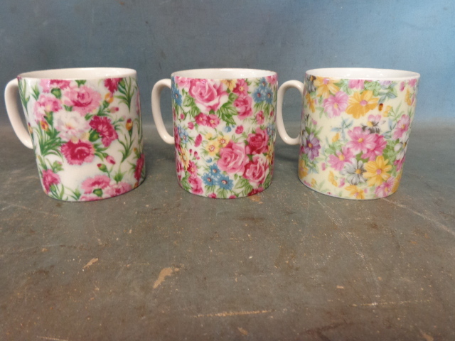 lot 15 image: Coffee Cups