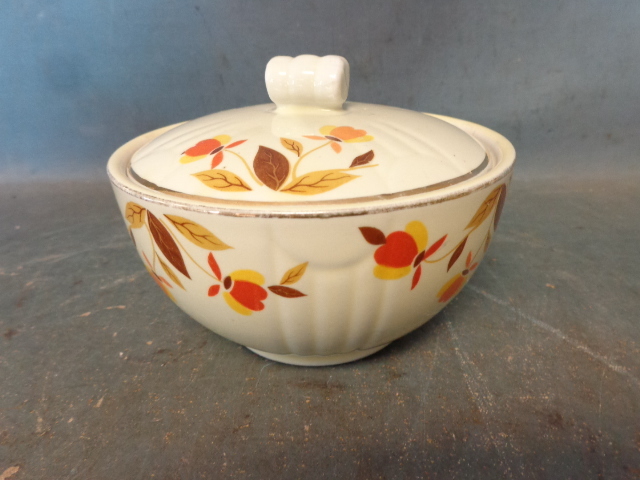 lot 25 image: Vintage Butter Bowl with Lid