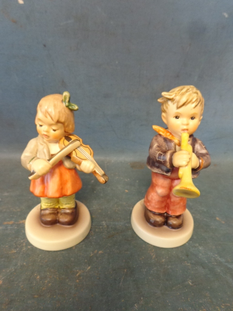 lot 26 image: Hummels