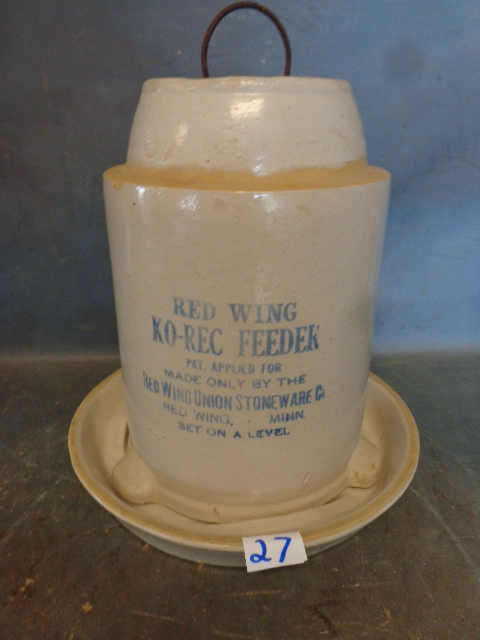 lot 27 image: Red Wing Ko-Rec Feeder