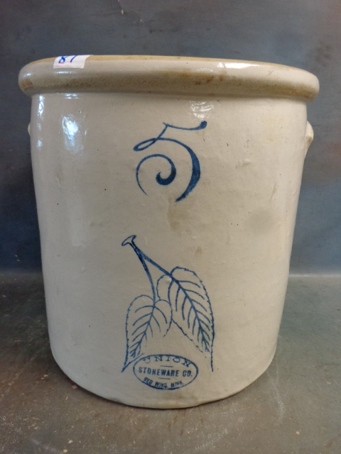 lot 81 image: Union Stoneware Co. Crock