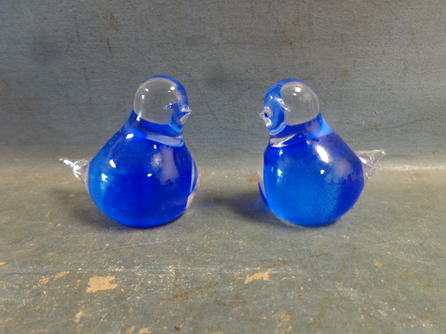 lot 101 image: Glass Birds