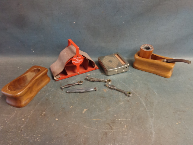 lot 109 image: Antique Cigarette Rollers and More