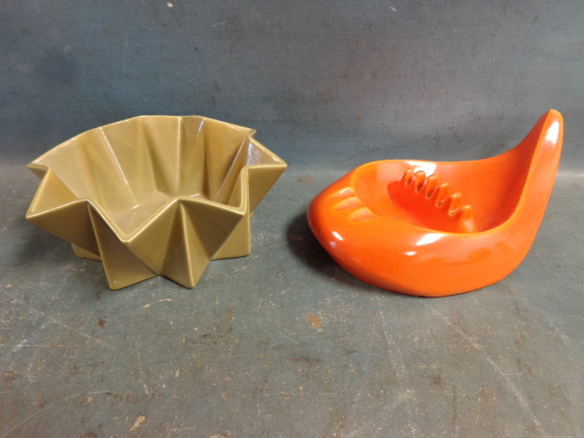 lot 110 image: Red Wing  Planter and Vintage Ashtray