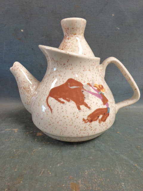 lot 118 image: Red Wing Tea Pot