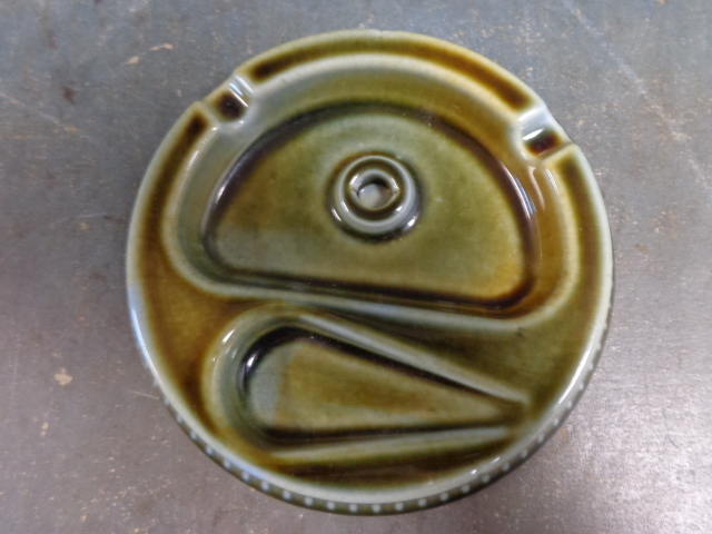 lot 120 image: Irish Porcelain Ashtray