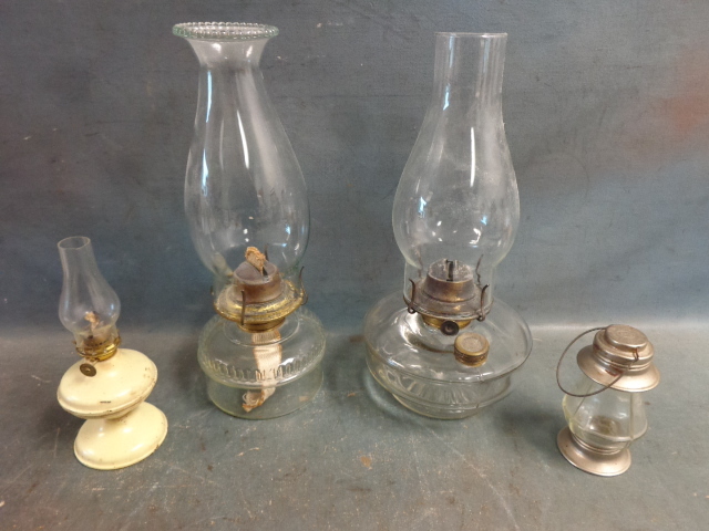 lot 127 image: Vintage Oil Lamps