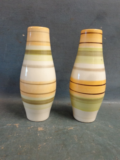 lot 131 image: Red Wing Collectors Vases