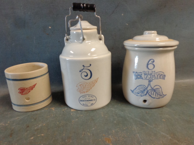 lot 141 image: Red Wing commemorative Crockery