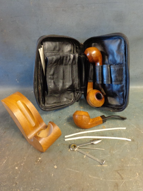 lot 185 image: Pipes and Extras